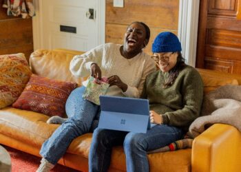 Score Major Discounts on Last-Minute Gifts: Microsoft Store’s Countdown Sale on Surface Copilot+ PCs, Xbox and PC Games, and More